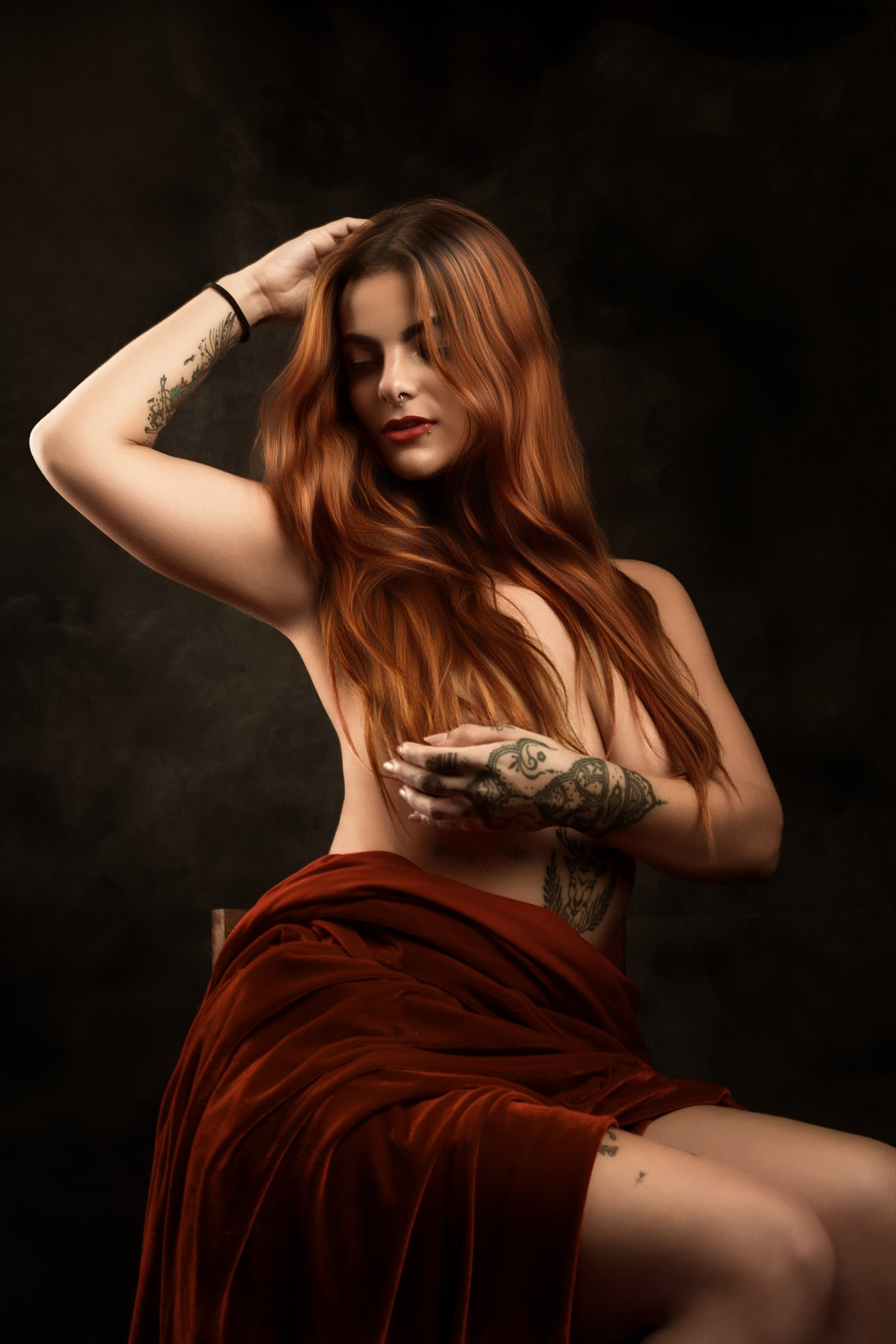 Mulher ruiva com lingerie
